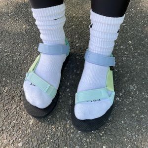 Teva Original Universal Printed Sandals size 6